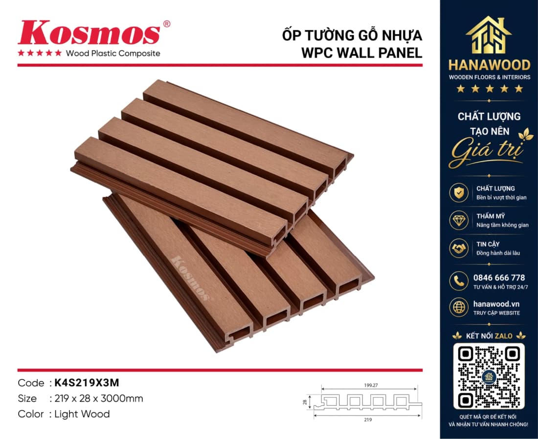 Ốp Trần Lam Sóng Gỗ Nhựa Kosmos K4S219X3M Light Wood góc nghiêng chiếu sáng mảng trần hoàn thiện